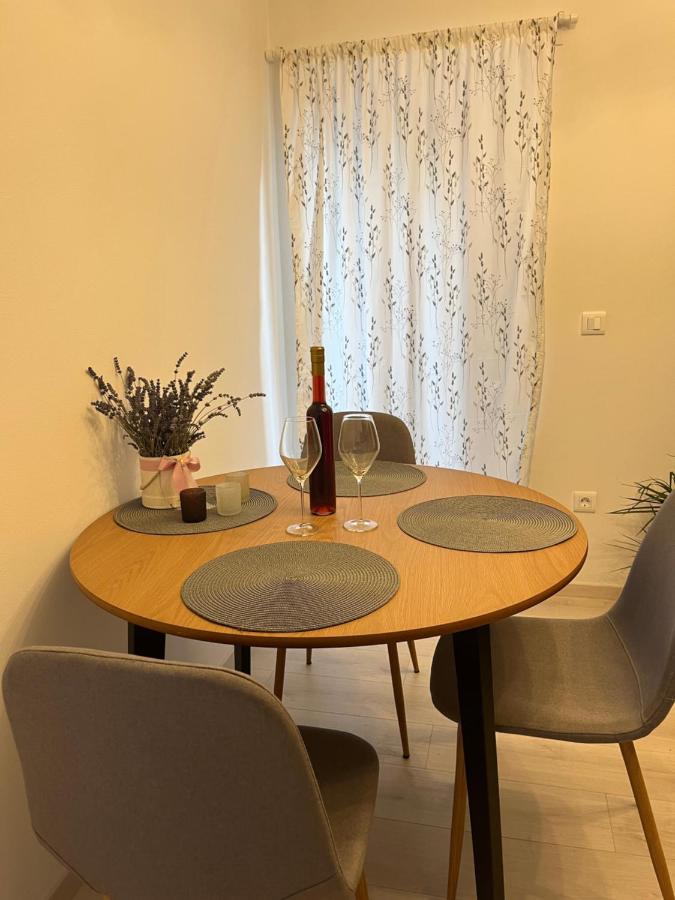 Apartment A & N With Free Private Parking Pula Exterior photo